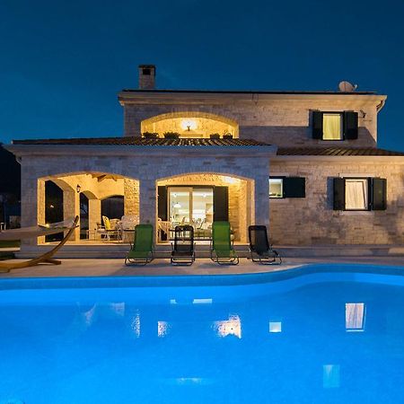 Villa Stonegate Estate - Bonus, Dvije Vile Jedna Cijena! Опатия Екстериор снимка