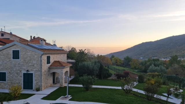 Villa Stonegate Estate - Bonus, Dvije Vile Jedna Cijena! Опатия Екстериор снимка