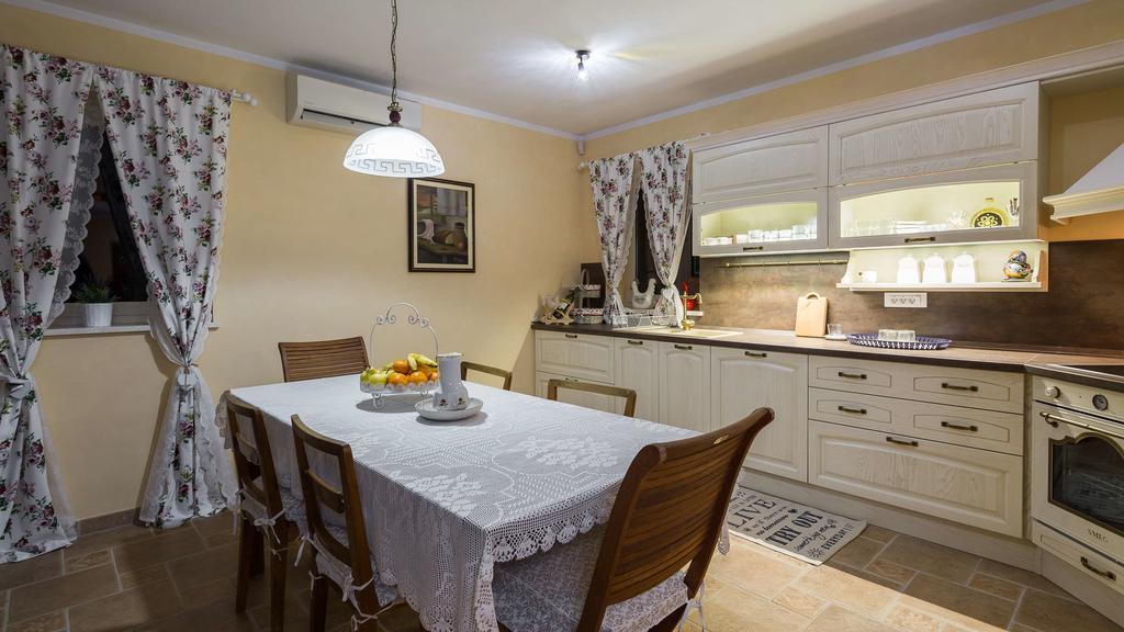 Villa Stonegate Estate - Bonus, Dvije Vile Jedna Cijena! Опатия Екстериор снимка
